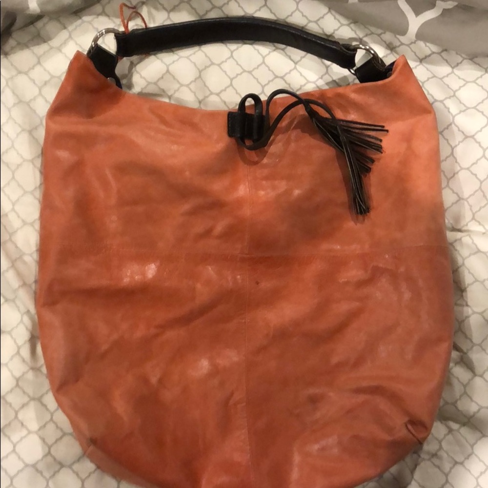 Tano leather hand bag